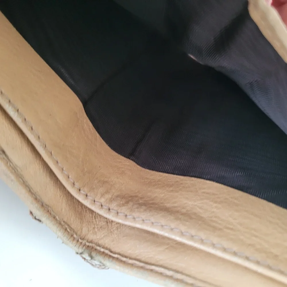 Gucci GG Supreme Canvas Bifold Wallet Tan Leather Monogram 212090-0959